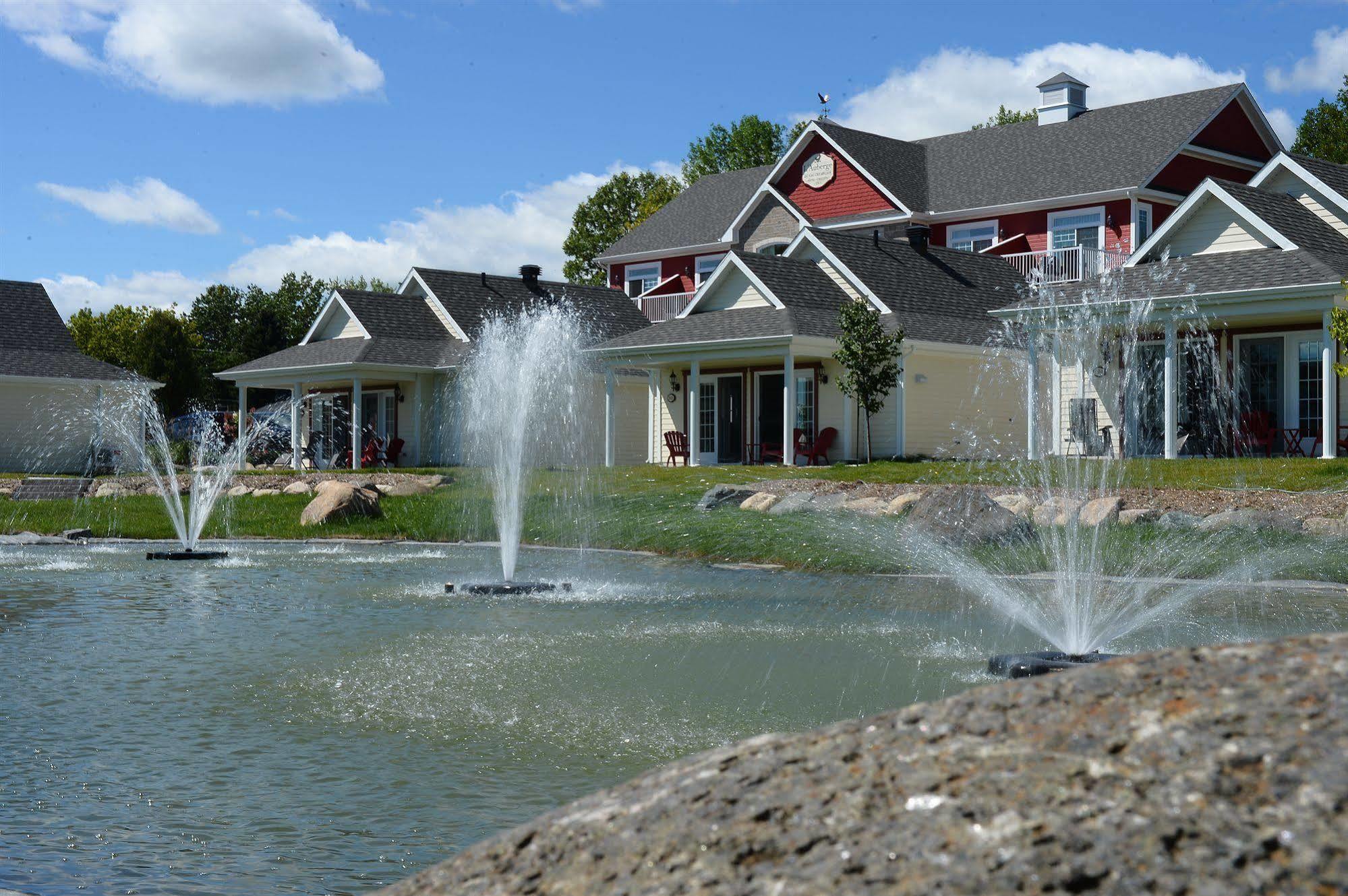 L'Auberge Du Lac Champlain, Chalet Et Spa Venise-en-Québec 外观 照片